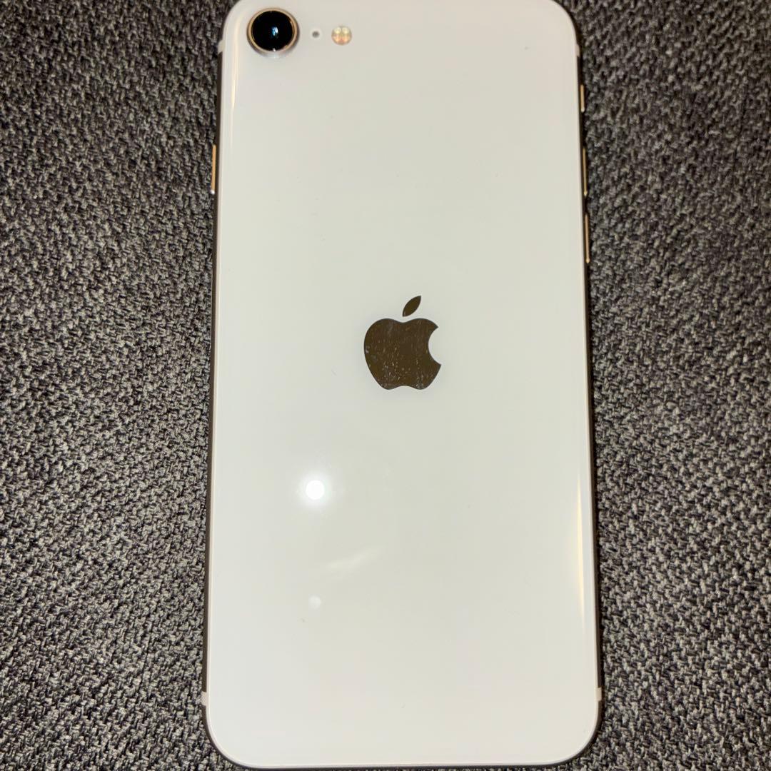 Apple iPhone SE (第3世代) ホワイト 本体