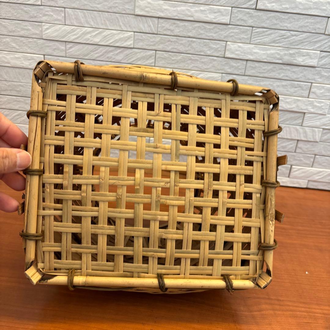 綺麗な形の宗全籠　籠花入　落とし付き