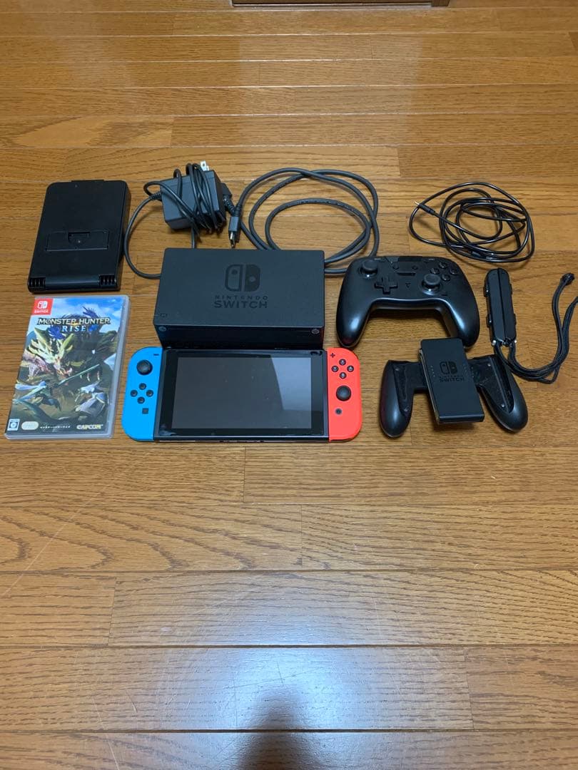 Nintendo Switchと周辺機器＋おまけ3点