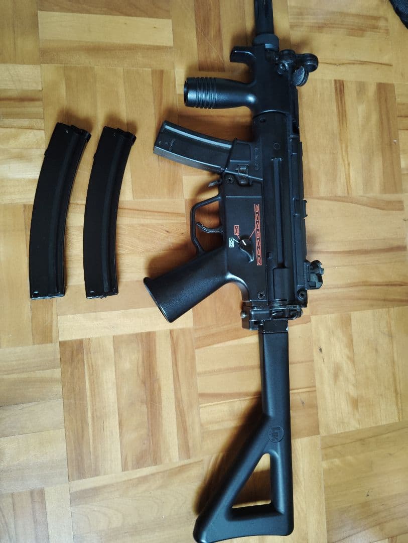 24時間限定値下げ　中古品　無改造　絶版モデル東京マルイ電動ガンMP5K PDW