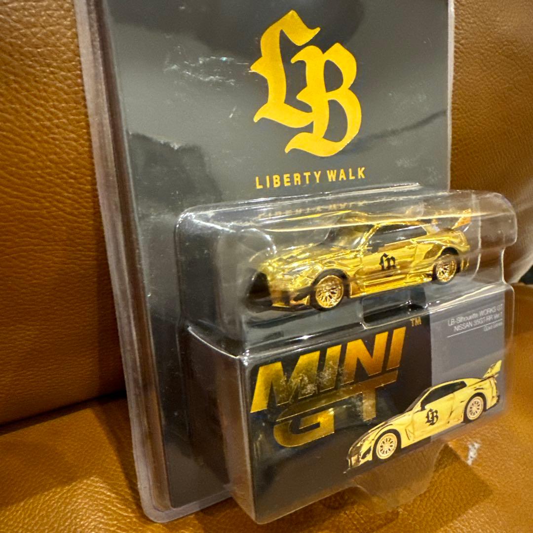 MINI GT LIBERTY WALK ゴールドミニカー4台セット