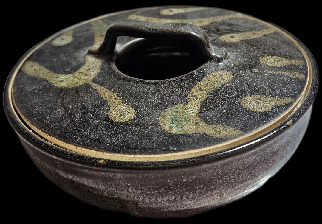 油滴天目の地に蕎麦釉薬の流れが美しい 容器