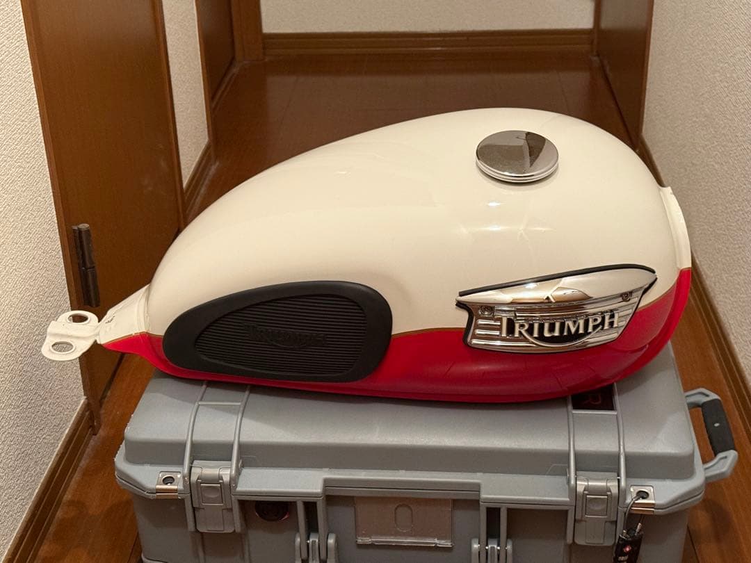 Triumph スクランブラー900 ガソリンタンク