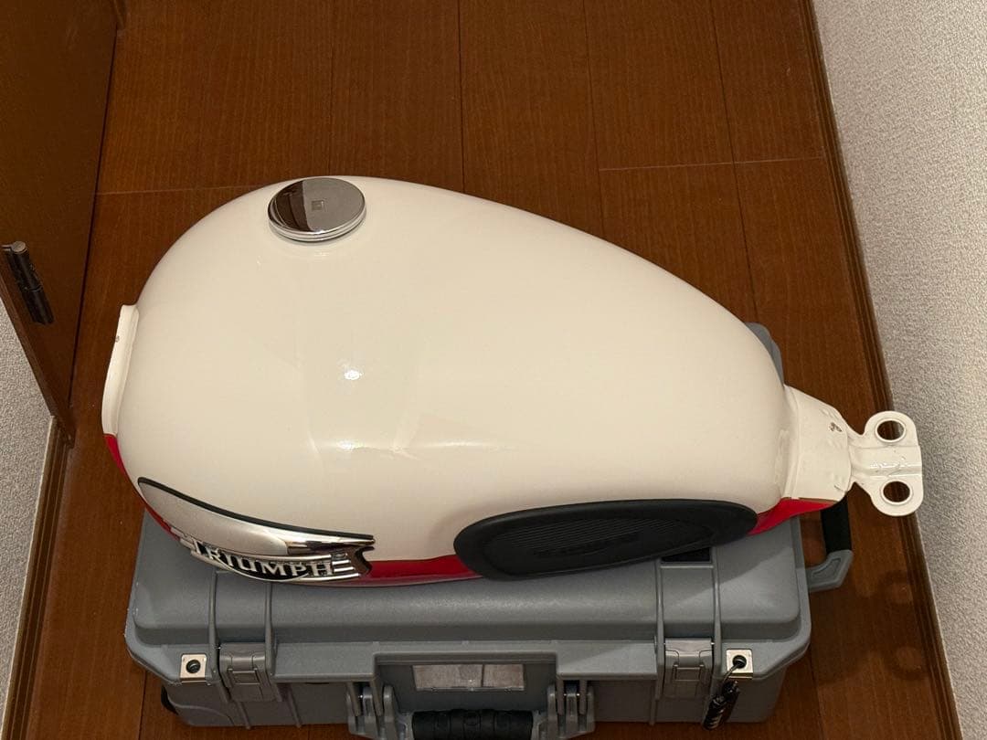 Triumph スクランブラー900 ガソリンタンク