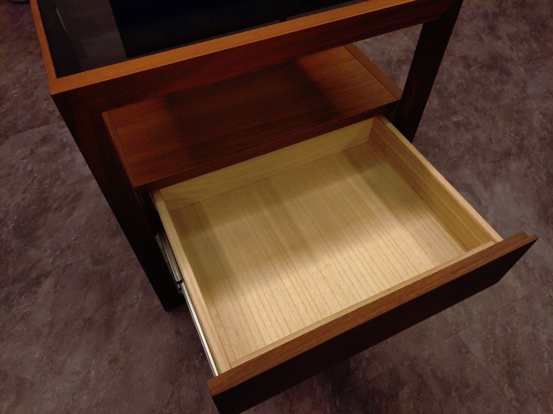 FLYMEe vert フライミー ヴェール サイドテーブル