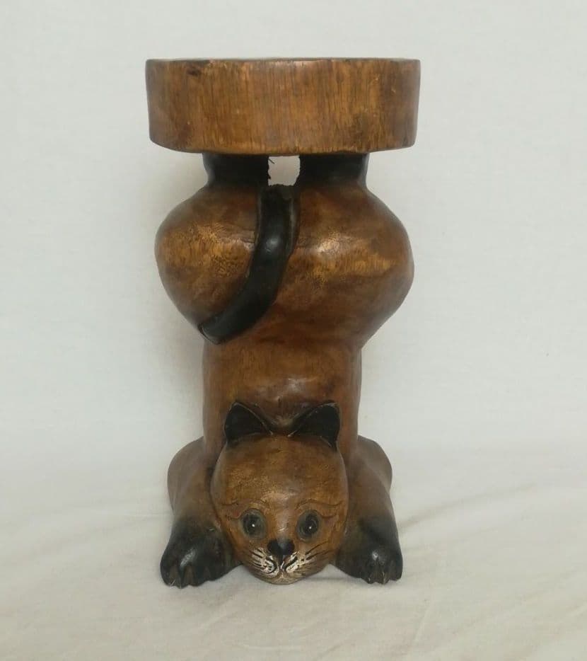 逆立ち　ネコ　木彫　彫刻　置物　台座