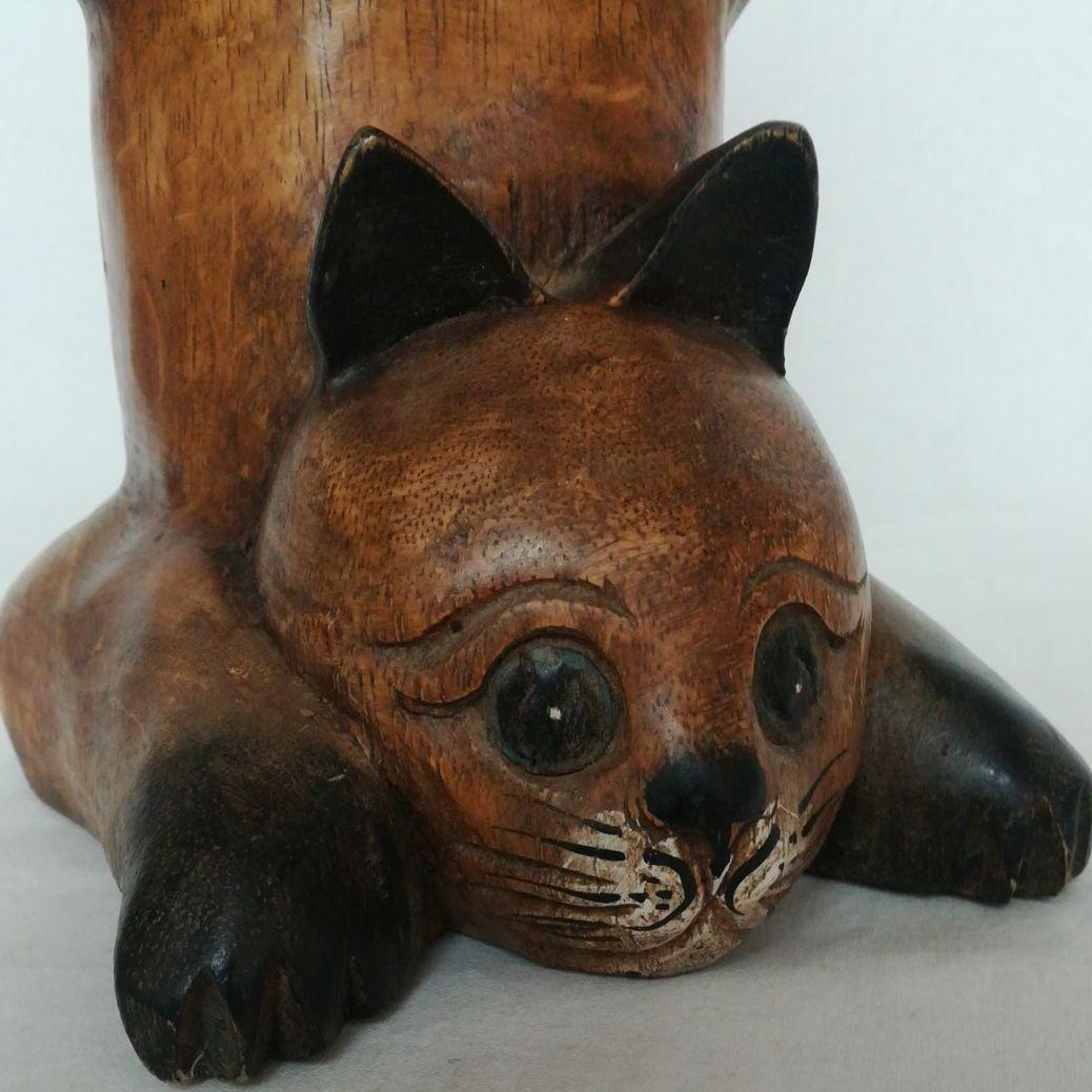 逆立ち　ネコ　木彫　彫刻　置物　台座