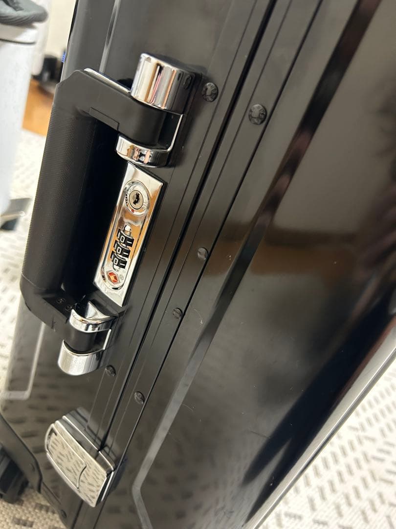 ゼロハリバートン アルミ 4輪 TSAロック ブラック