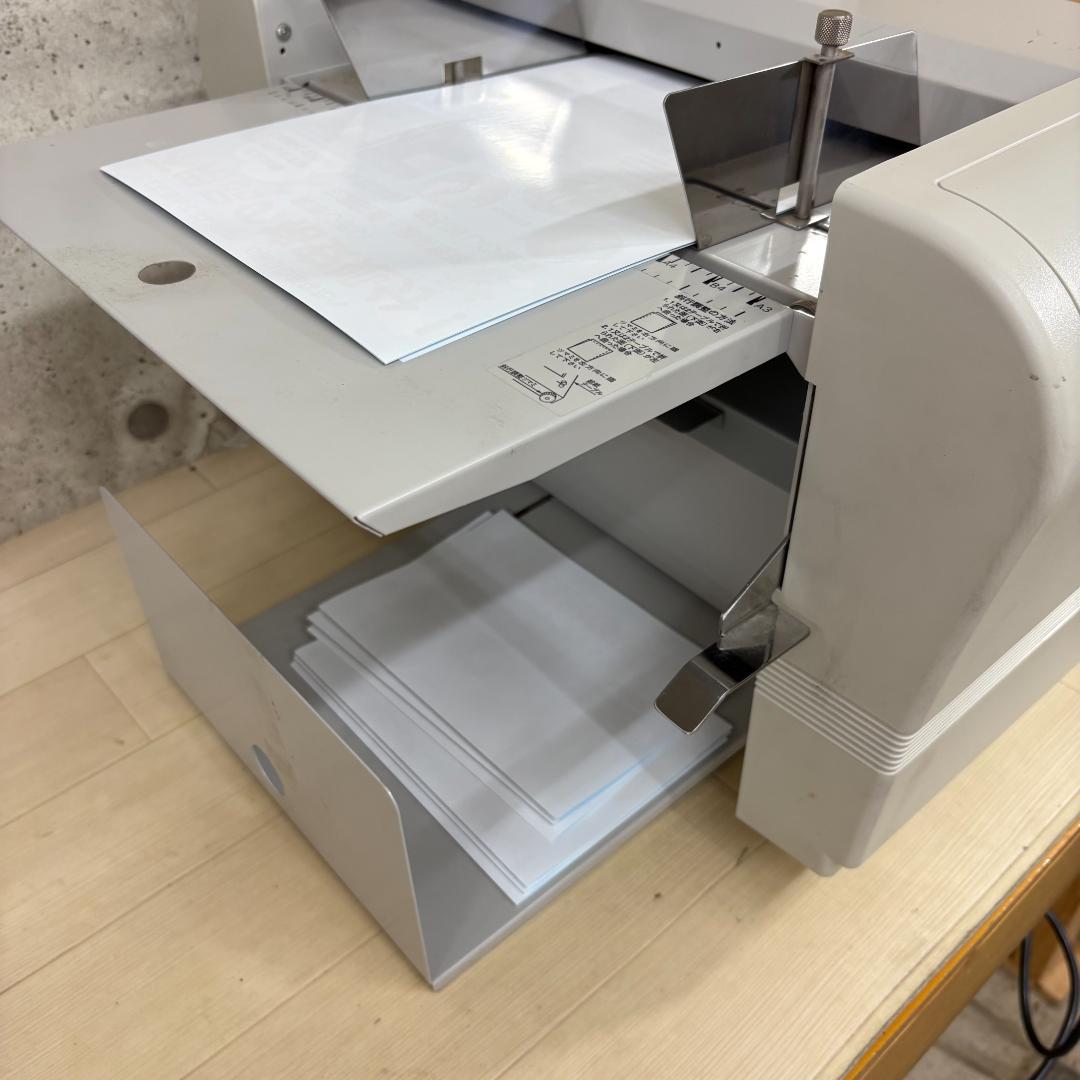 【50Hz専用】LION LF-811N 手動設定紙折機 2つ折りタイプ 折り機