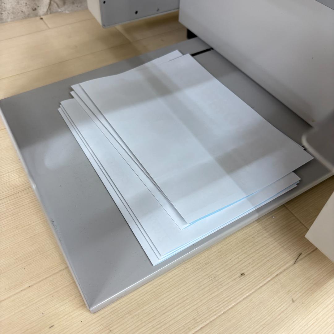 【50Hz専用】LION LF-811N 手動設定紙折機 2つ折りタイプ 折り機