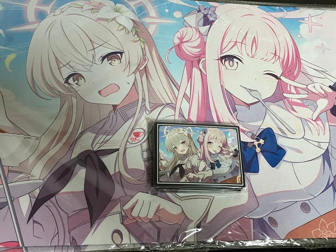 混沌の女神様　スリーブ　プレイマット　ブルーアーカイブ　ナギサ　ミカ