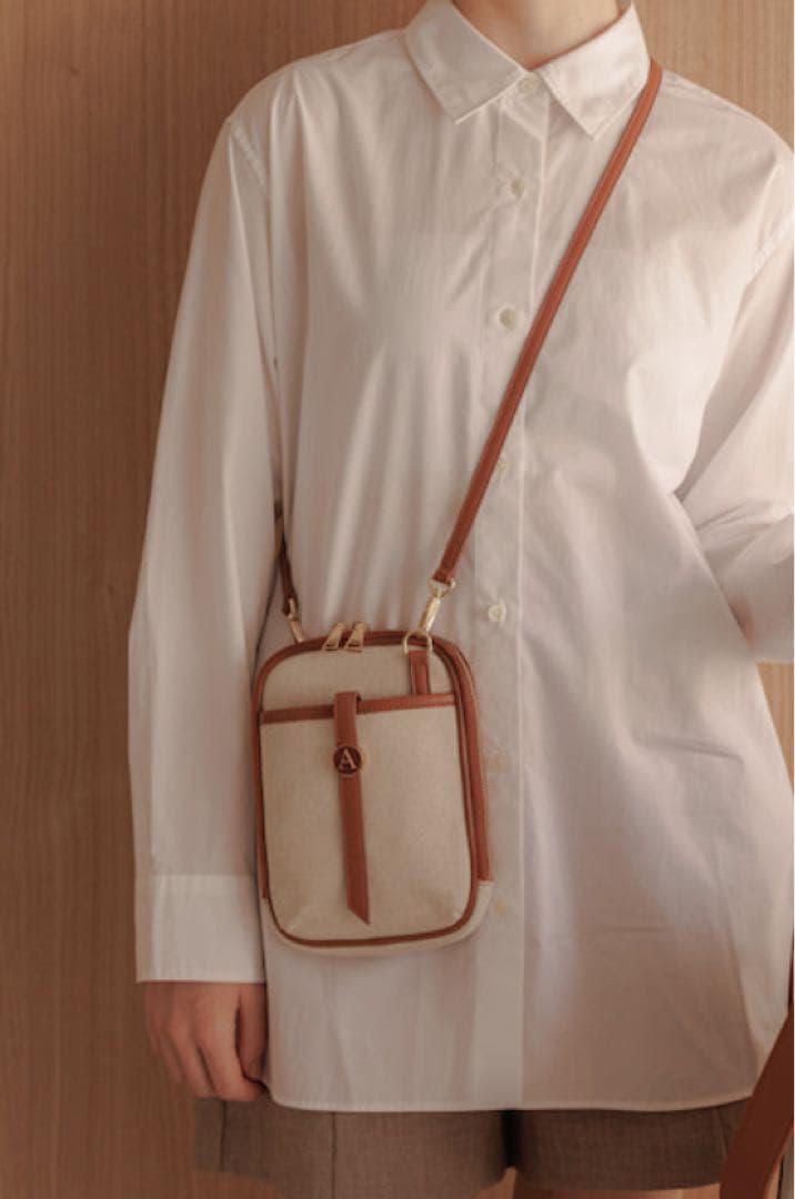 アプリリー　Aprily スマホポシェット　ブラウン