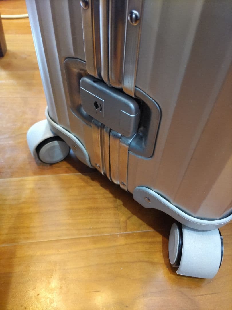 実使用無し【奇跡の超美品】■リモワ■トパーズ■銀ロゴ■104l■RIMOWA■