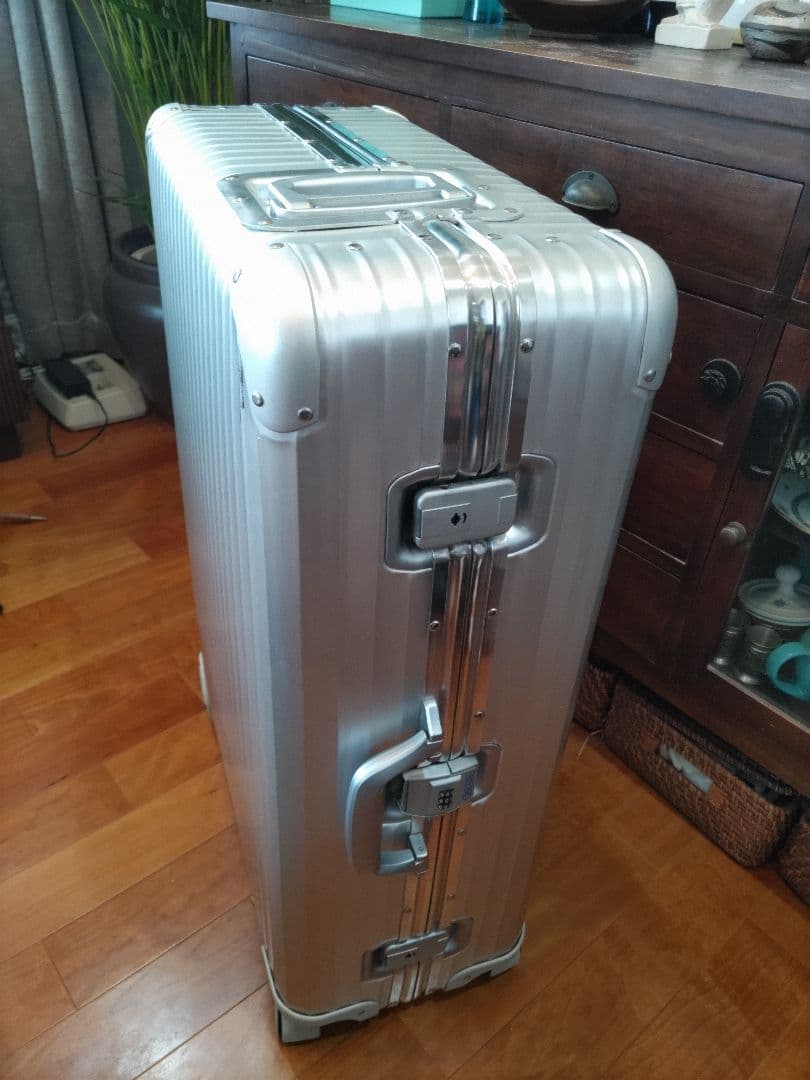 実使用無し【奇跡の超美品】■リモワ■トパーズ■銀ロゴ■104l■RIMOWA■