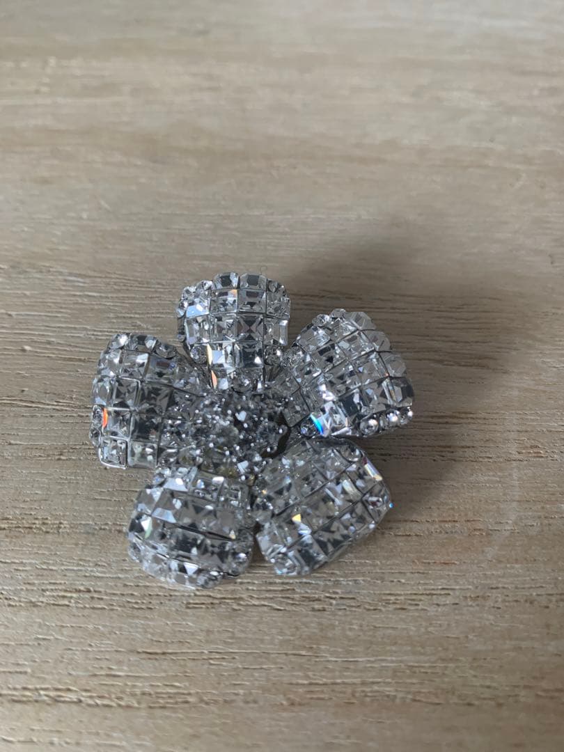 ヒマワリ様　フォクシー ブローチ　ケース付き