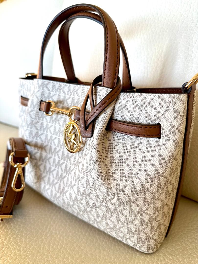 【新品未使用】マイケルコースハンドバッグ　ショルダーバッグ　バニラ　シグネチャー