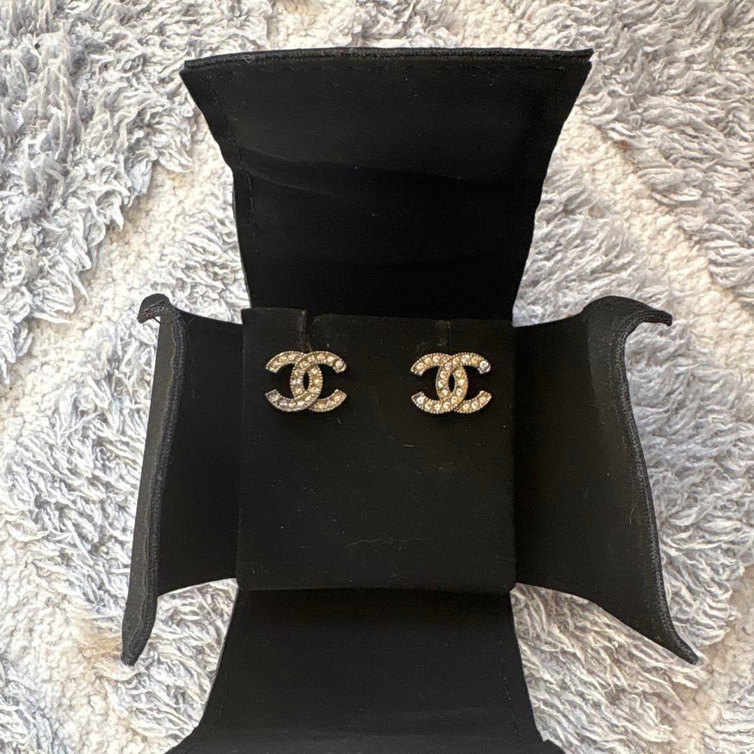CHANEL ダブルCロゴ ピアス