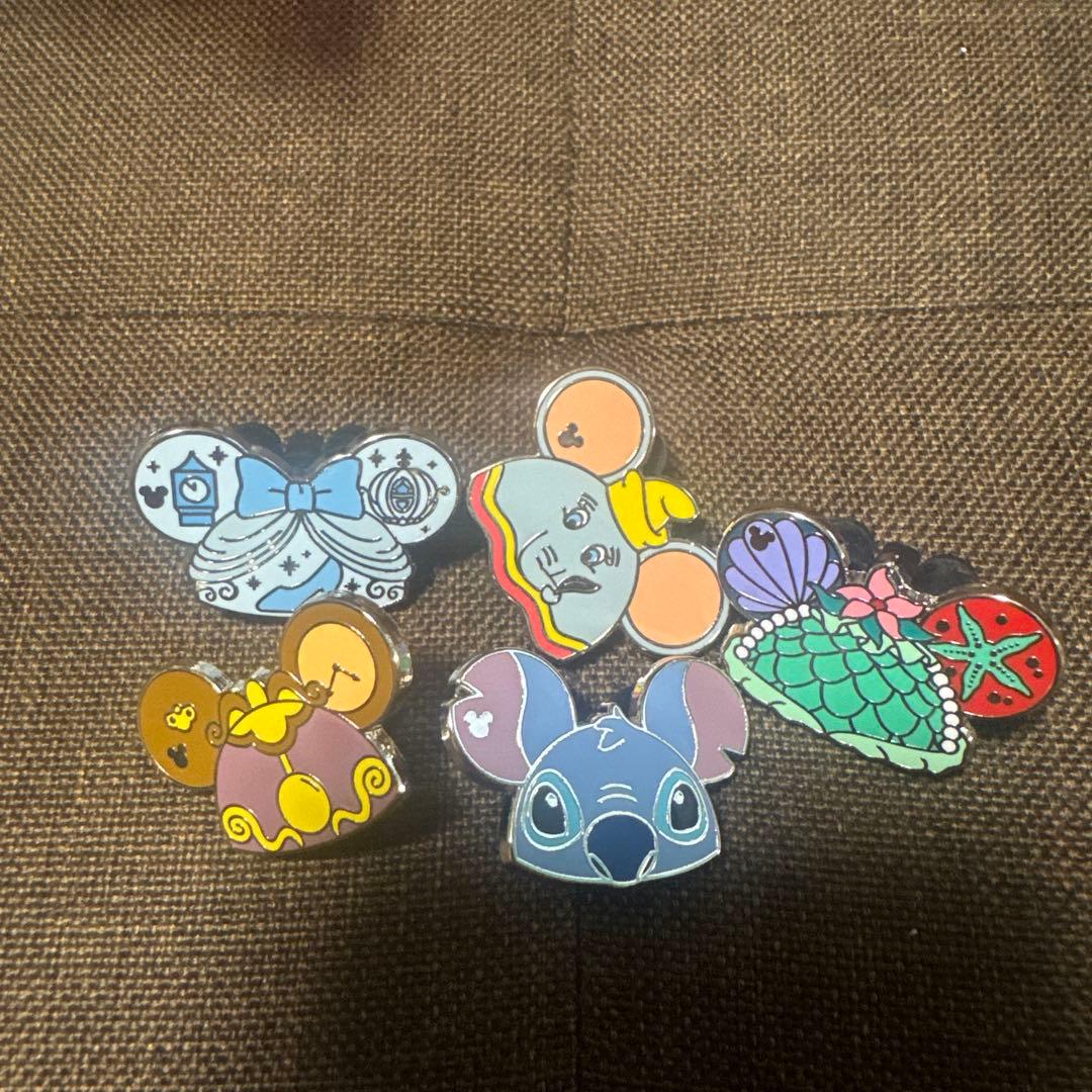 レア　公式　海外ディズニー　イヤーハット　ピンバッジ