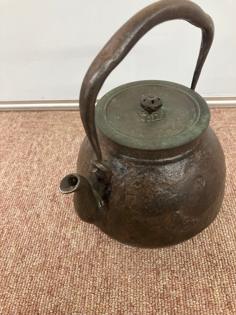 明治期大国蝶々模様鉄瓶