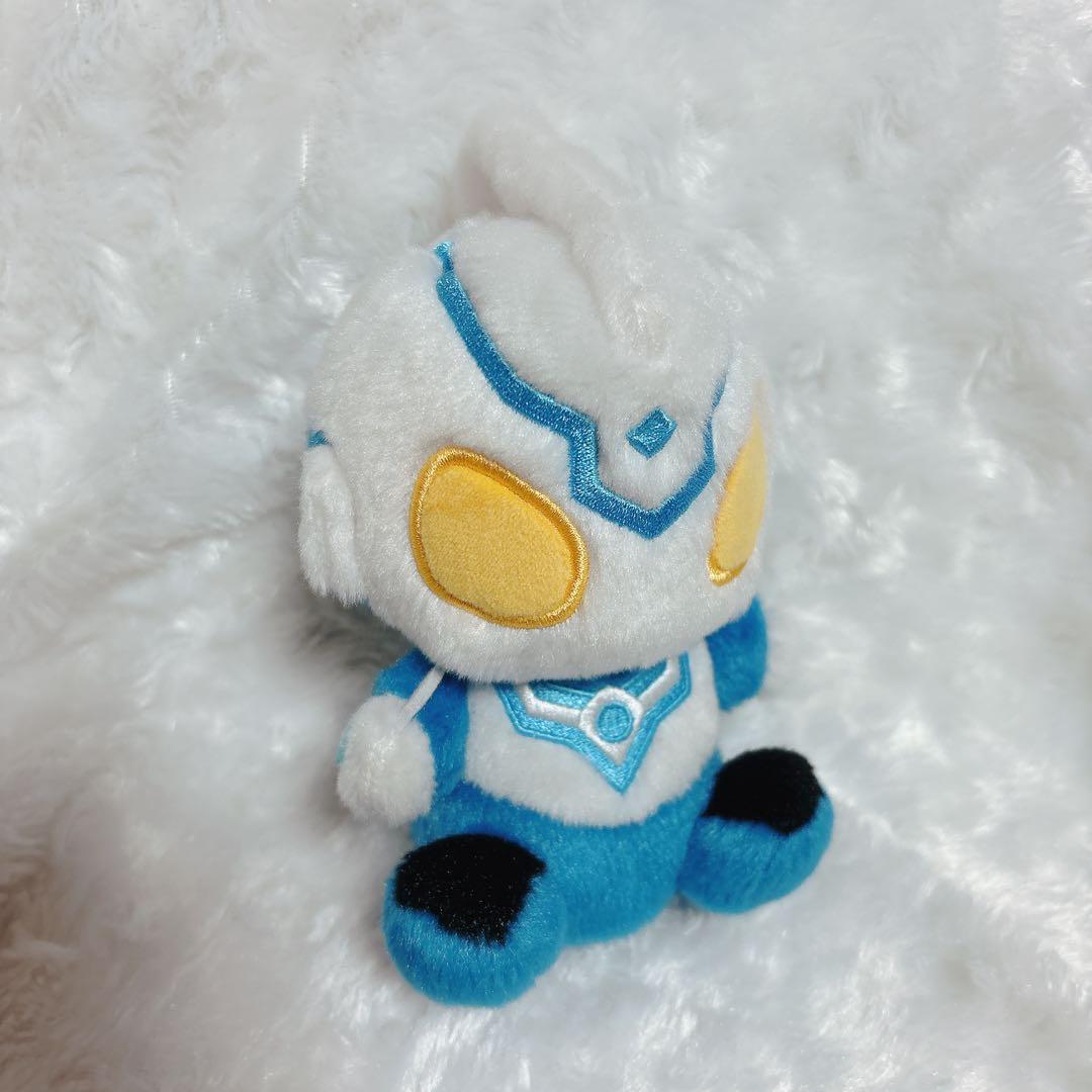 ふわふわお座りぬいぐるみ　ウルトラマンフーマ
