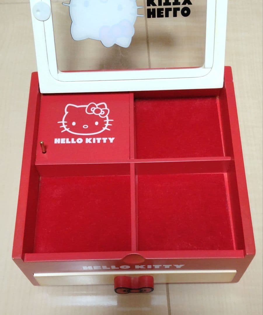 ハローキティ コスメボックス ミニドレッサー オルゴールジュエリーボックス