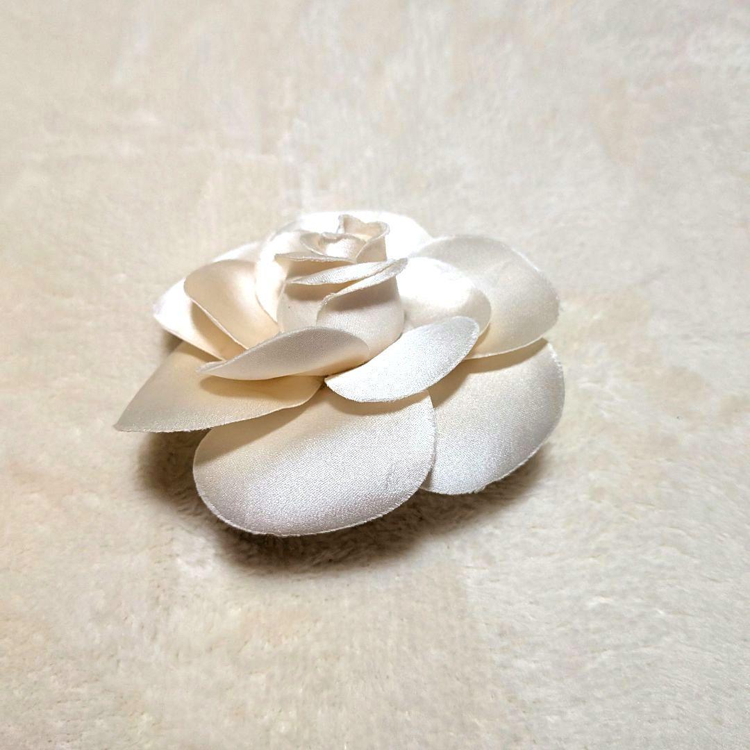 極美品✨️CHANEL シャネル カメリア コサージュ パールホワイト 箱付き