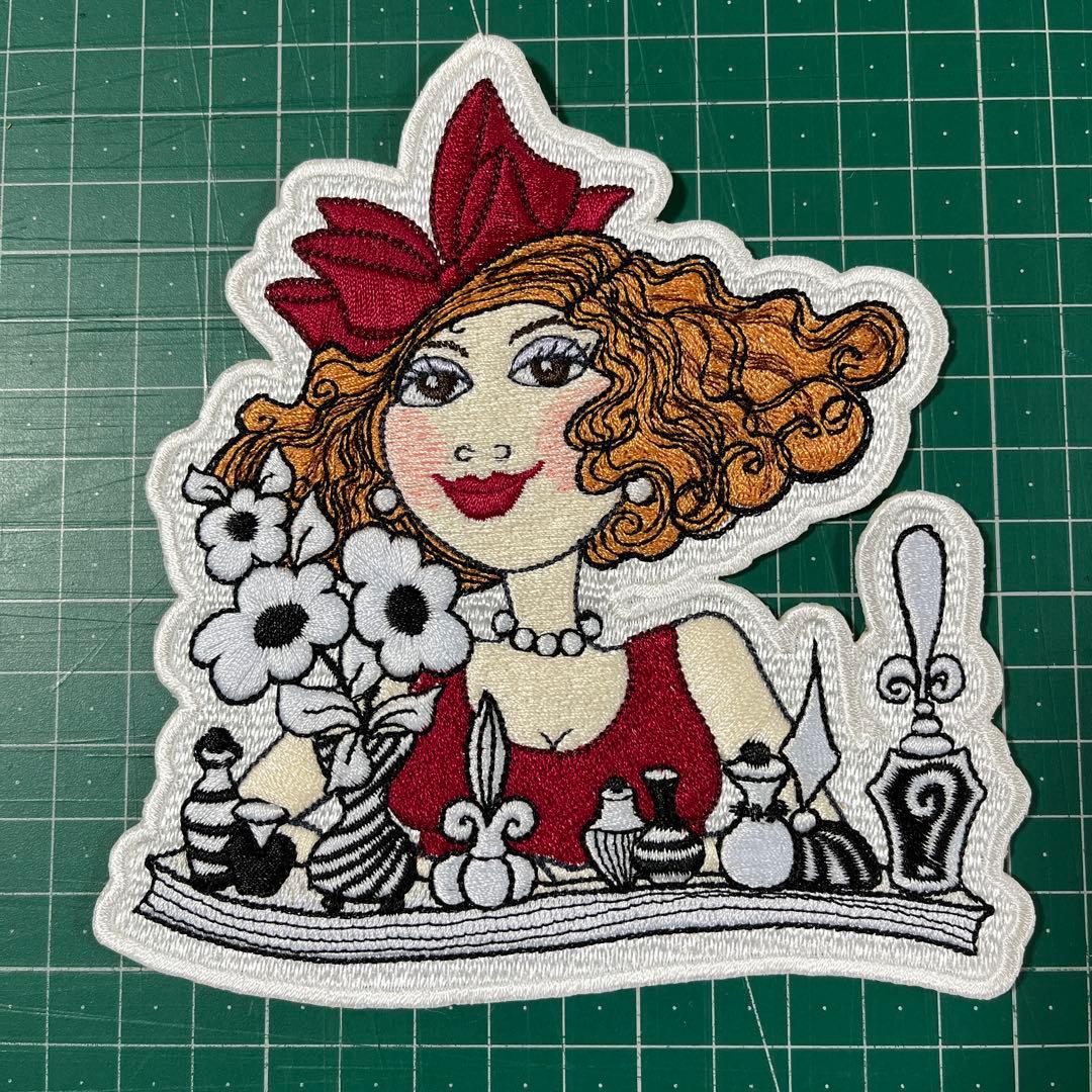 ロラライハリス刺繍データ　エンブクロス生地　刺繍＆アイロンワッペン刺繍