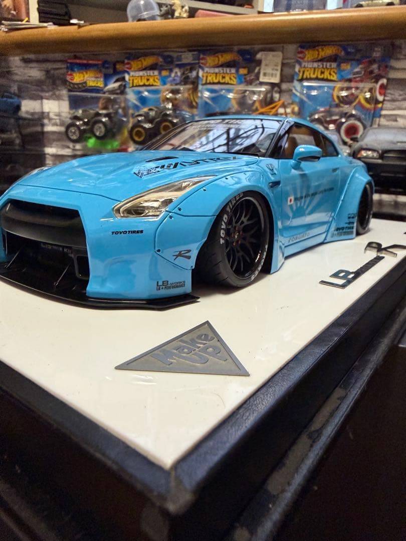 LBWK Nissan GT-R ライトブルー 1/18 ミニカー