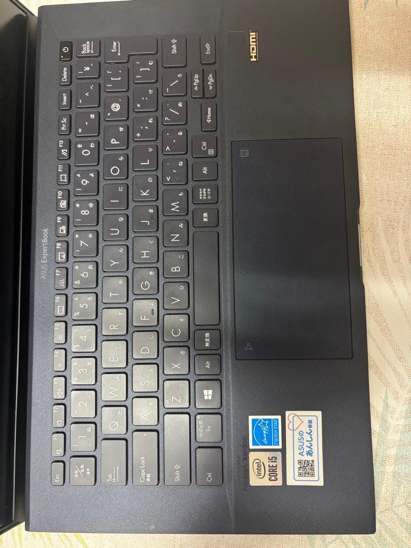 ASUS ExpertBookシリーズ B9