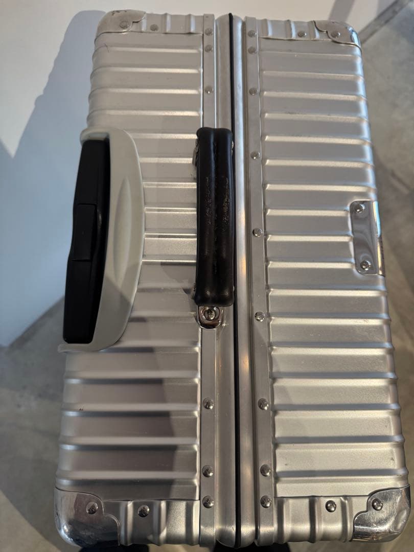 リモワクラシックチェックイン 83L4輪- シルバー 大谷量