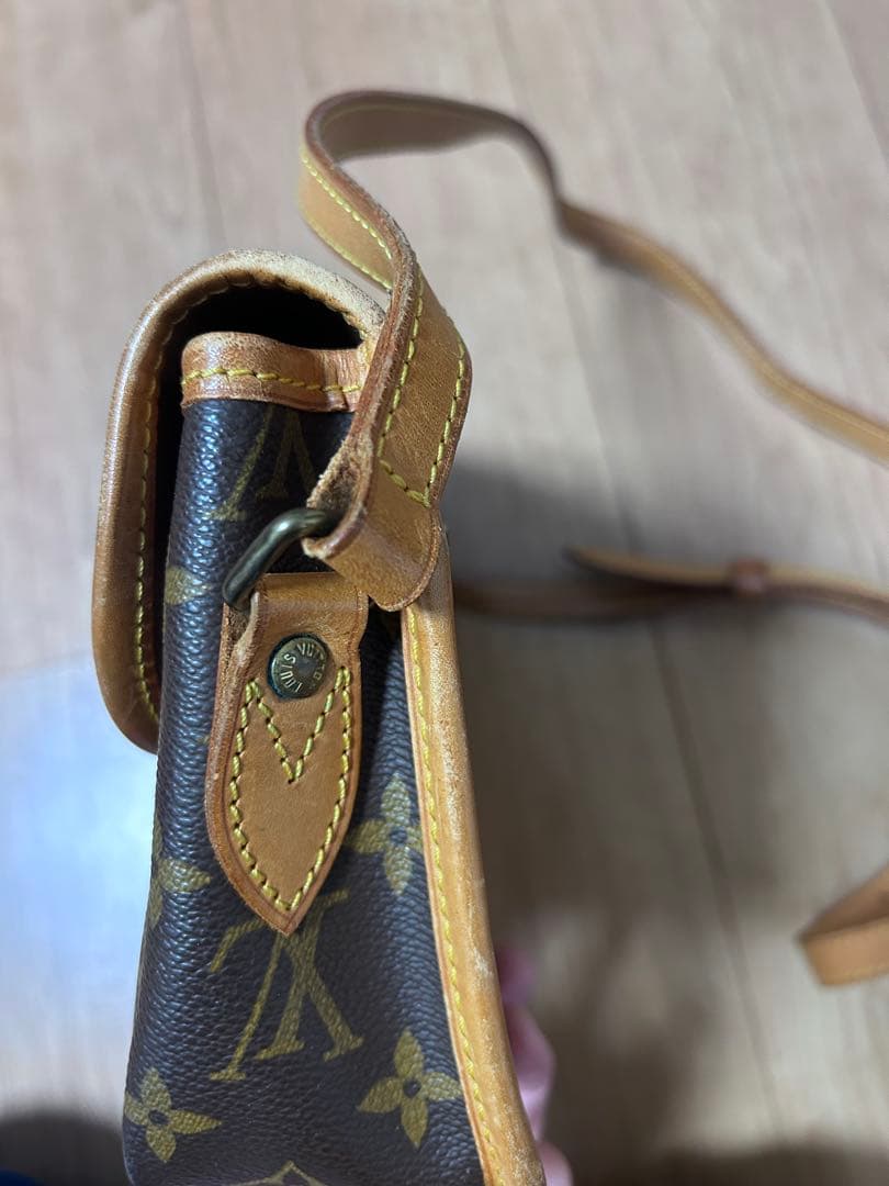 ルイヴィトン　ジベシエール