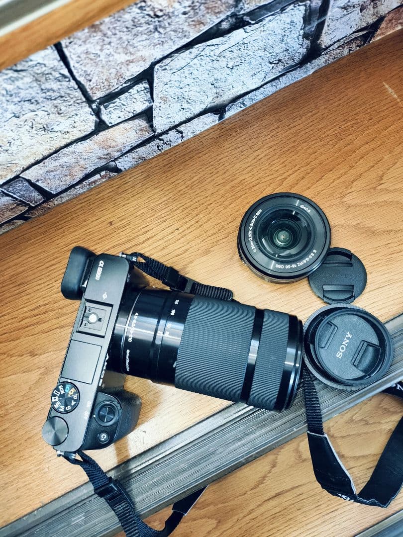 や*ま様 SONY　一眼レフカメラα6000　ダフルズームレンズセット　カメラ収