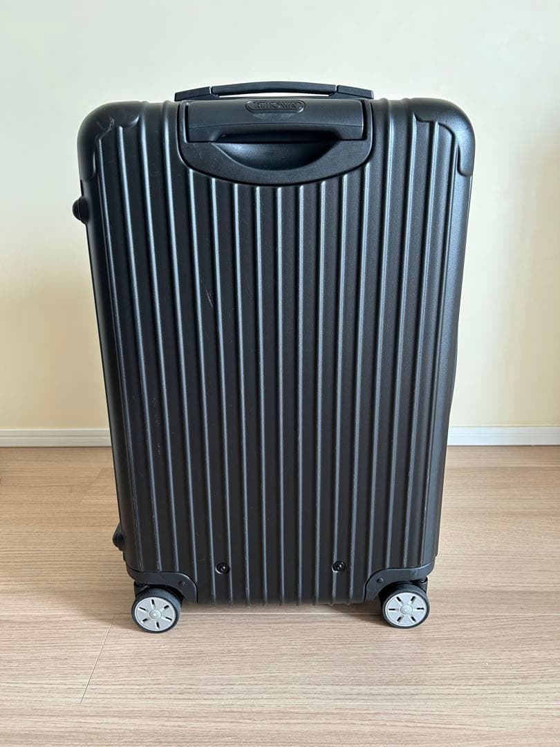 RIMOWA ブラック キャリーケース 中型　ポリカーボネート　4輪