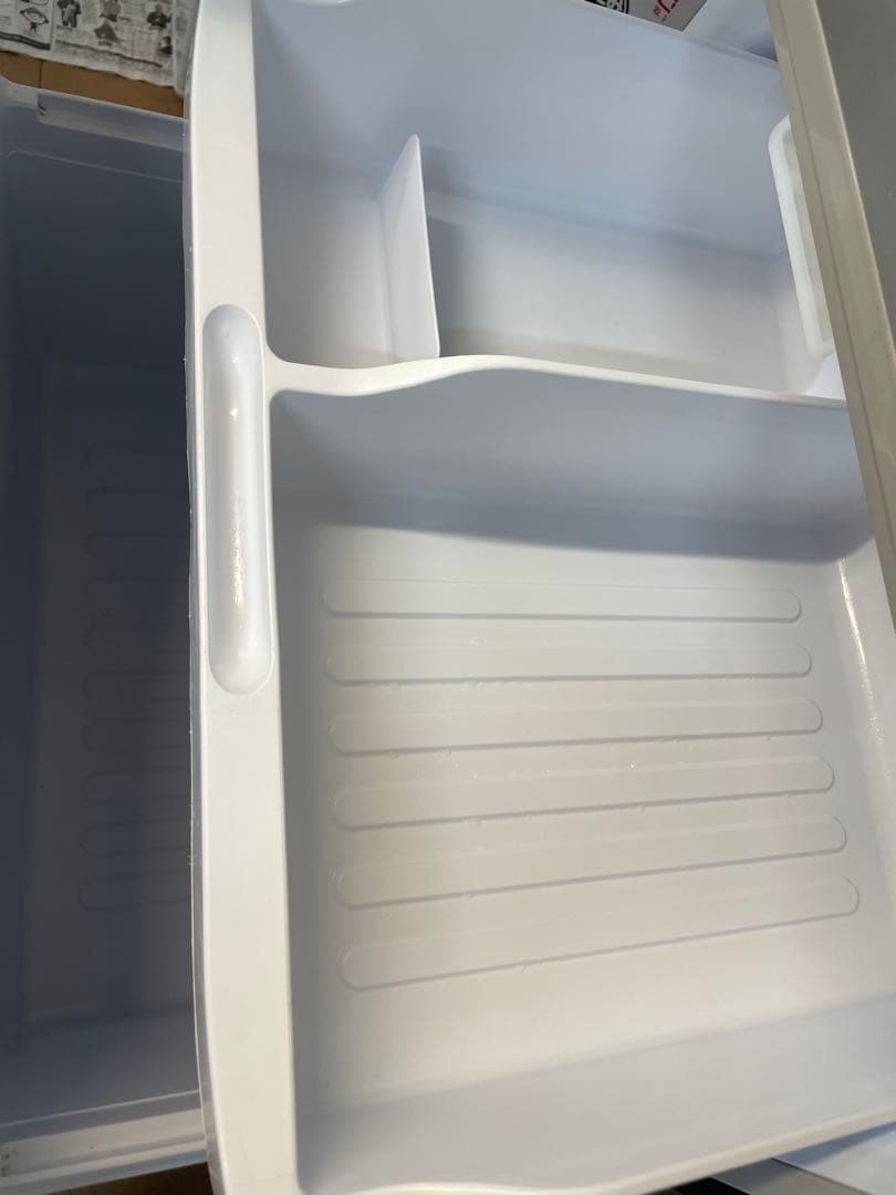 シャープ 冷蔵庫 SJ-W356Ｊ　両開き 350L 2022年製　中古品