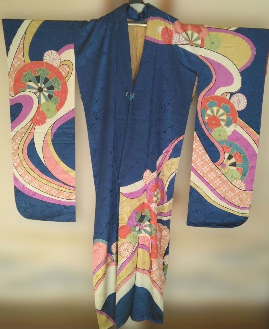 昭和レトロお誂え振袖　群青色　群馬桐生　手染め　正絹　ヴィンテージ着物