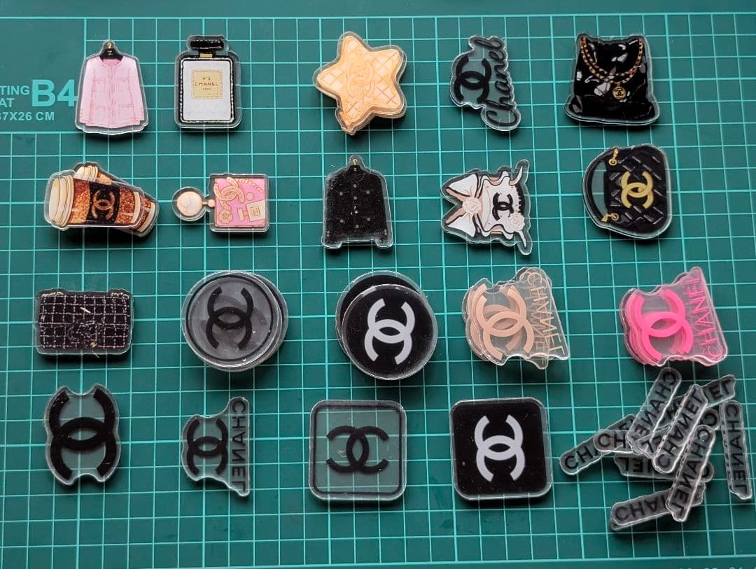 キラキラアクリル 在庫