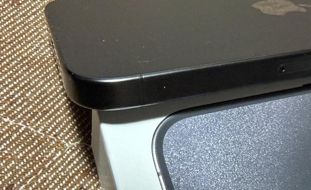 Apple iPhone 15 Pro 黒　512GB 本体　おまけ付き