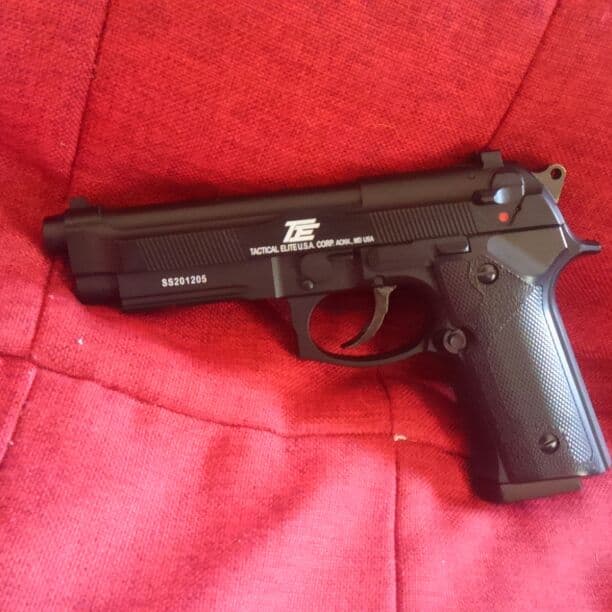 ガス銃と電動ガン