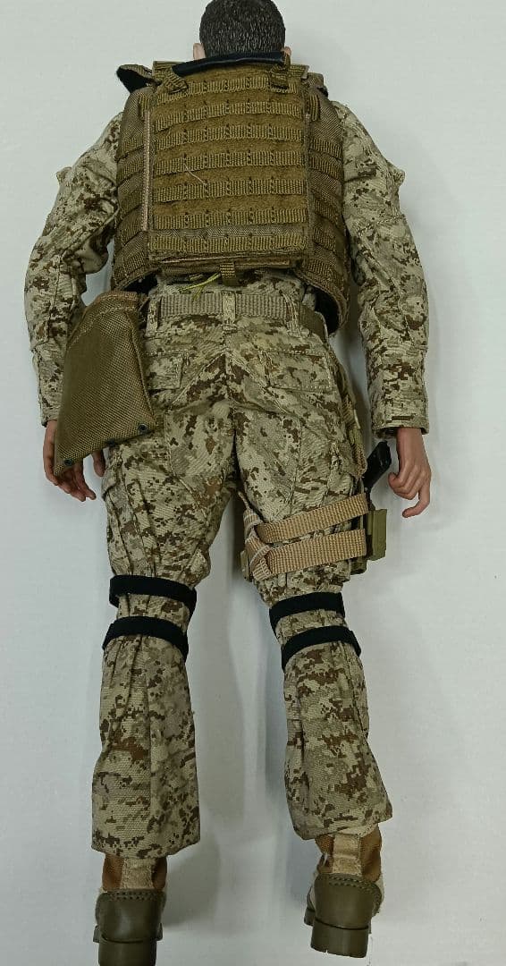 見本　1/6 迷彩服