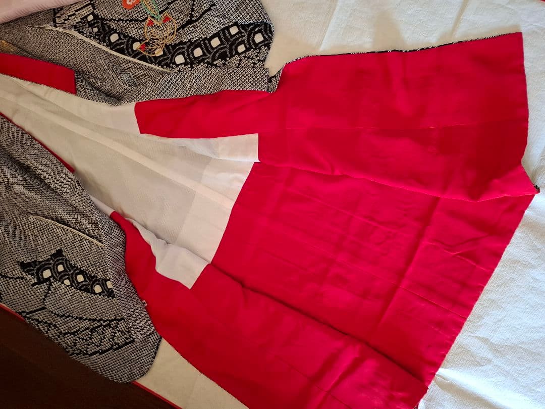 七五三女の子　絞り着物　黒　刺繍