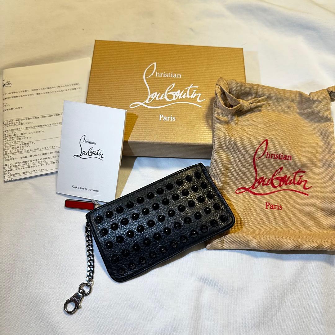 【正規品】クリスチャンルブタン ケース スタッズ レザー ユニセックス 黒