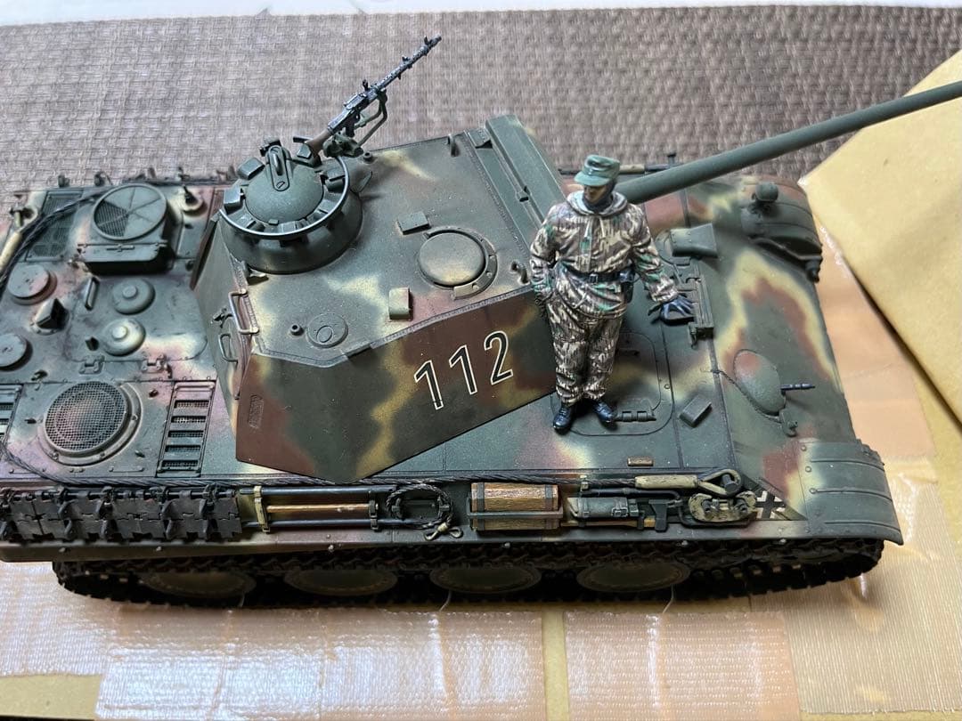 1/35 独パンサーG型(兵士1体付き)