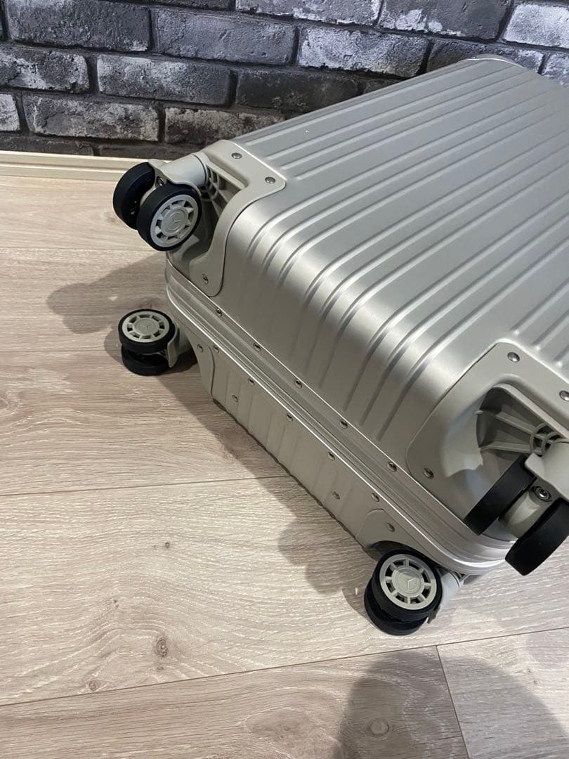 新品未使用　メルセデス・ベンツ　アルミスーツケース　32リットル　限定非売品