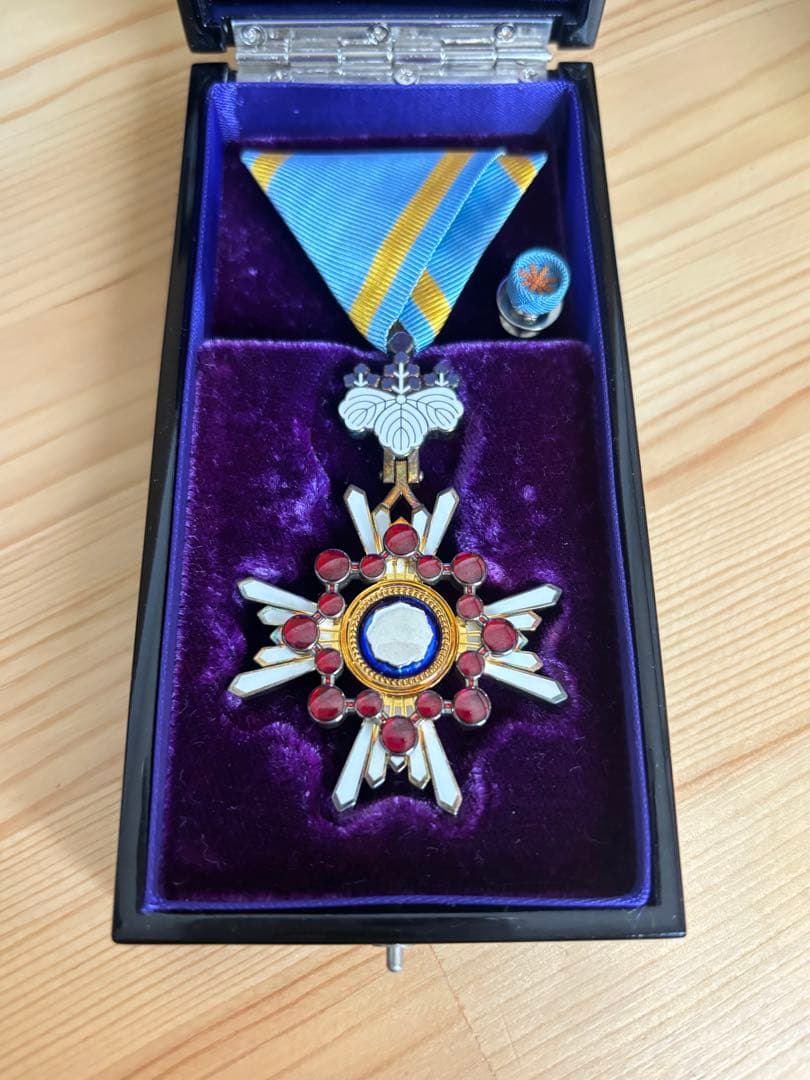 【美品】瑞宝双光章 H15制度改正後 新型 旧勲五等瑞宝章 勲章 褒章 徽章