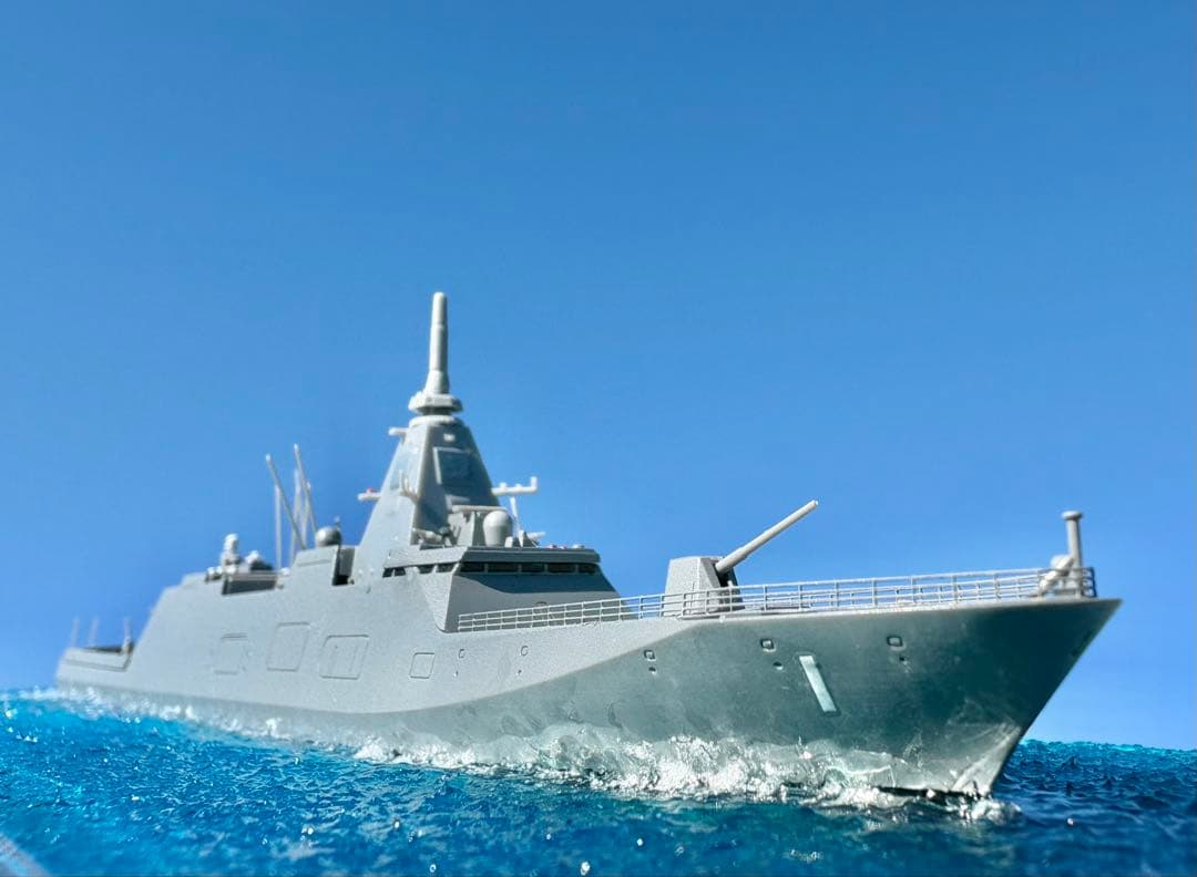 1/700 もがみ型護衛艦一番艦もがみ　全塗装　洋上ジオラマ