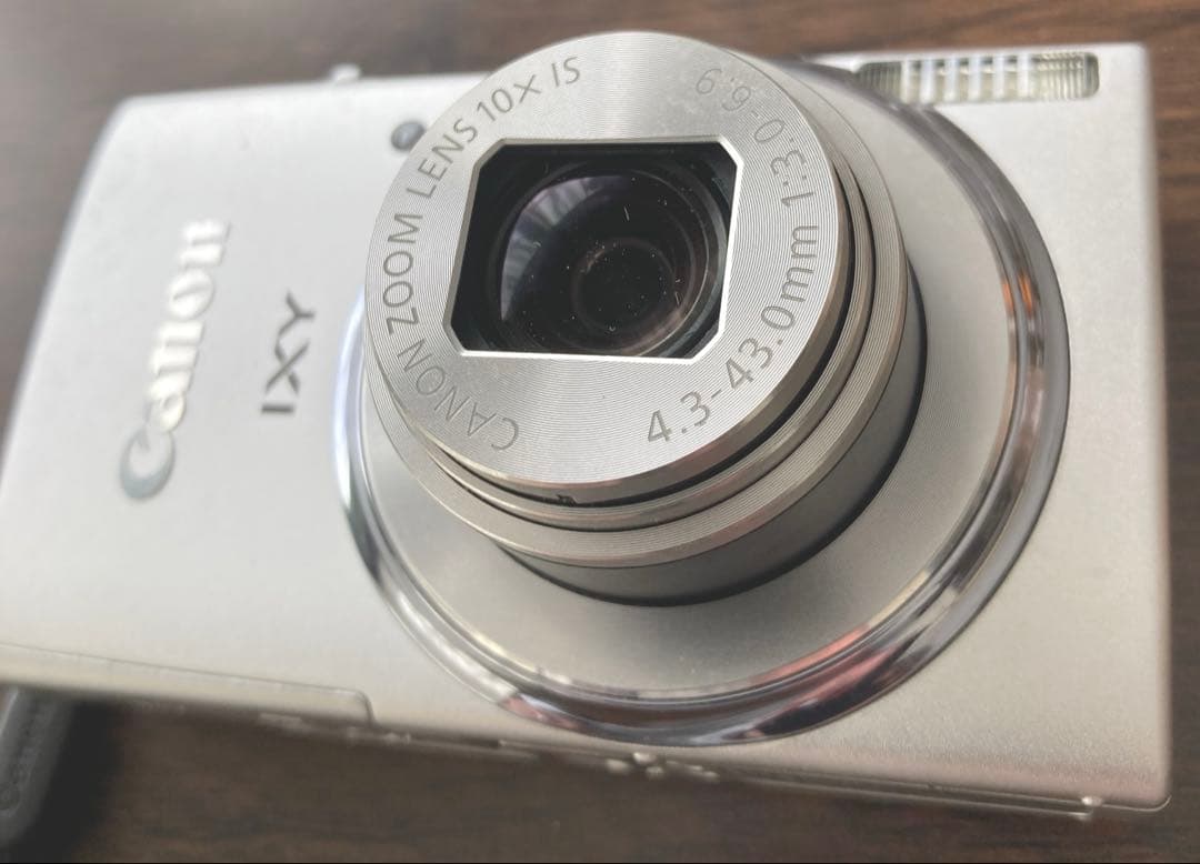 デジカメ　Canon IXY140