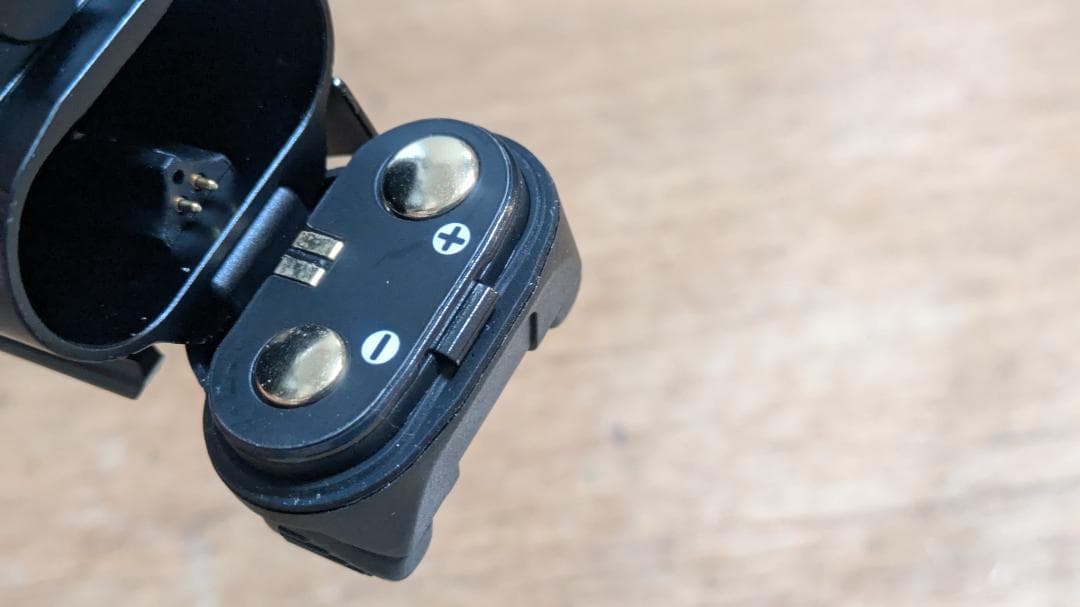 Olight BALDR　Pro レーザー&LED 電池式 タクティカルライト