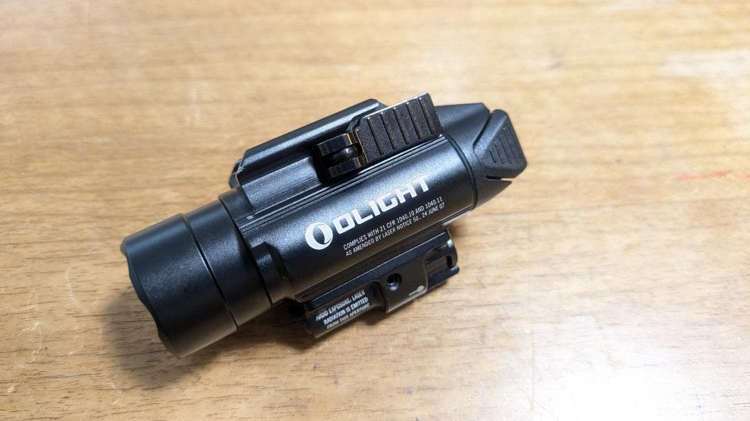 Olight BALDR　Pro レーザー&LED 電池式 タクティカルライト