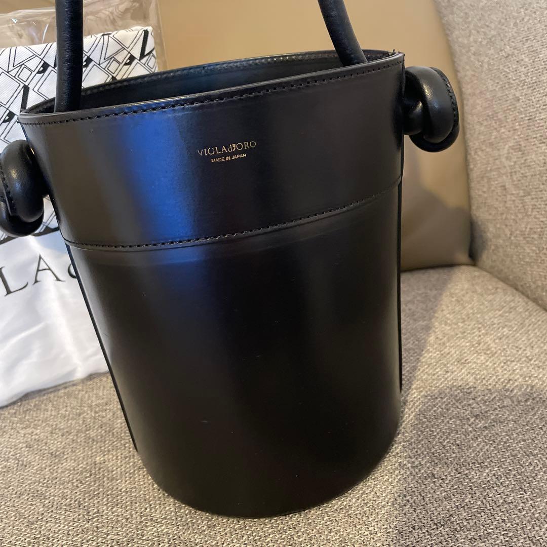 VIOLAd'ORO イタリアンスムースレ ザーノットハンドル バケツ型バッグ