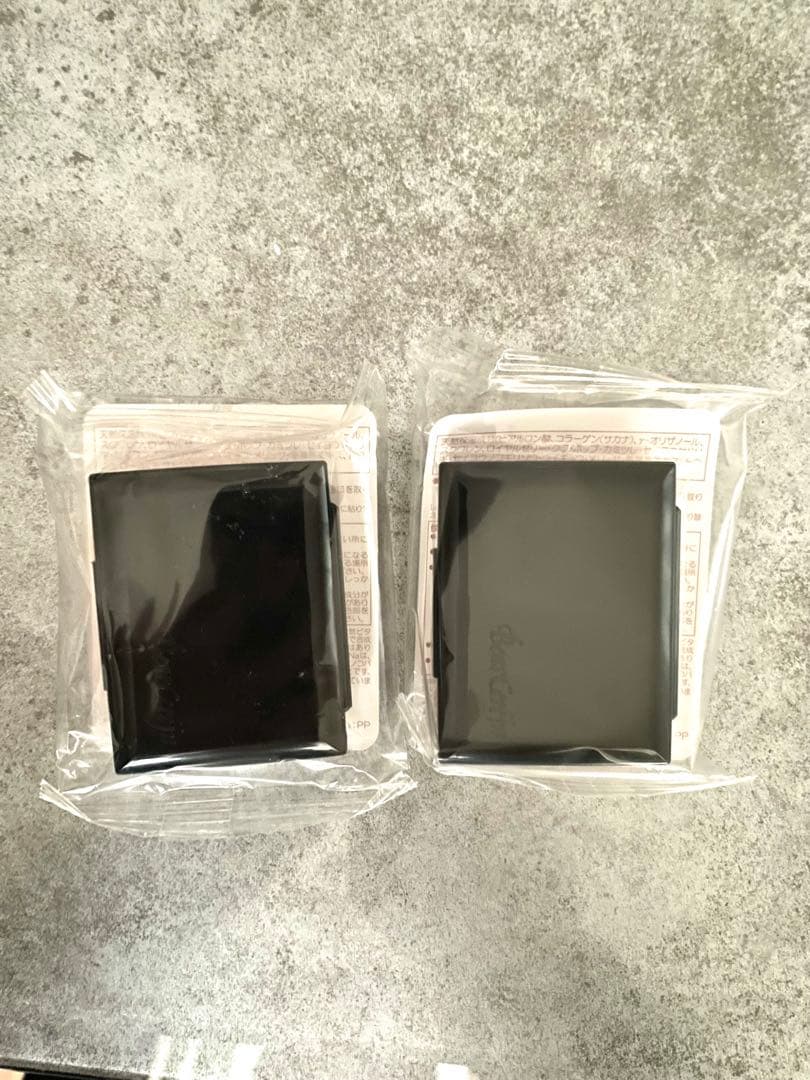 ベルセレージュ UVファンデーション II オークル1個、ナチュラル1個